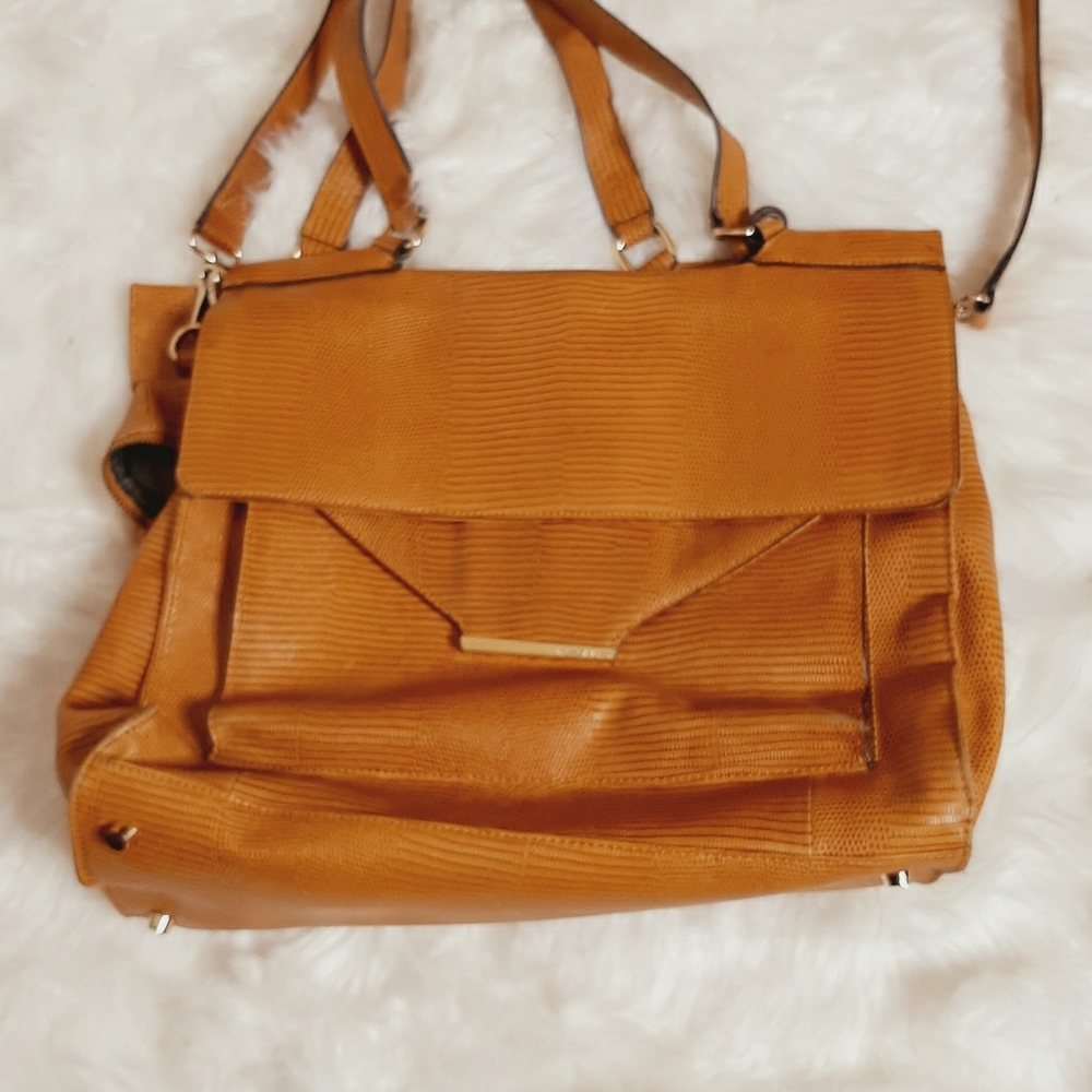 Vince Camuto purse